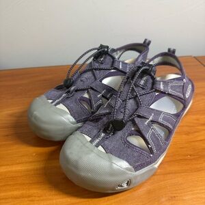 NWOT Keen Coronado Canvas Closed Toe Hiking Outdoor Sandal Purple Bungee W9